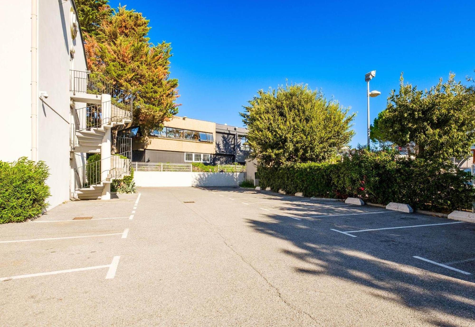 B&B Hotel Villeneuve Loubet Plage ภายนอก รูปภาพ