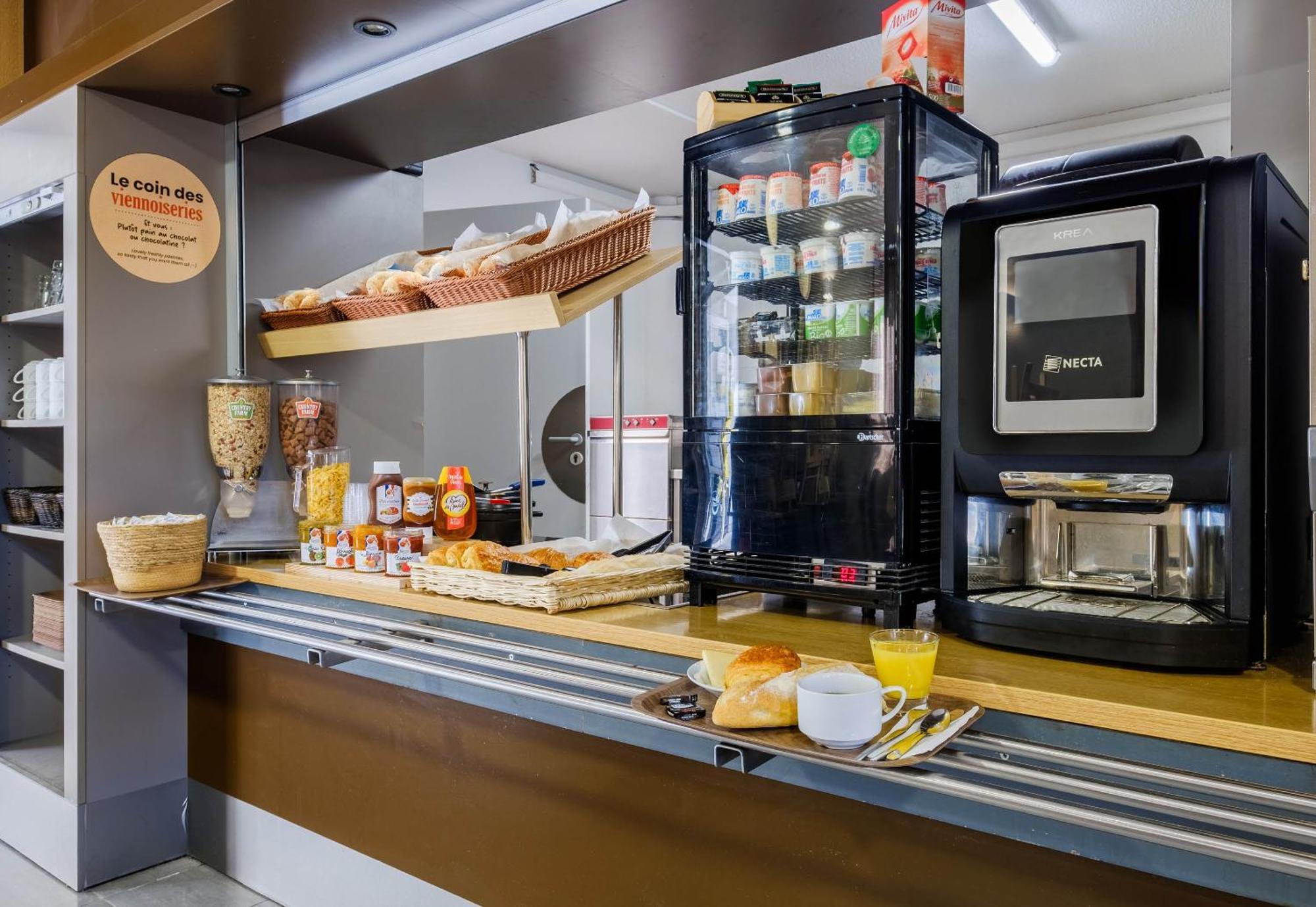 B&B Hotel Villeneuve Loubet Plage ภายนอก รูปภาพ