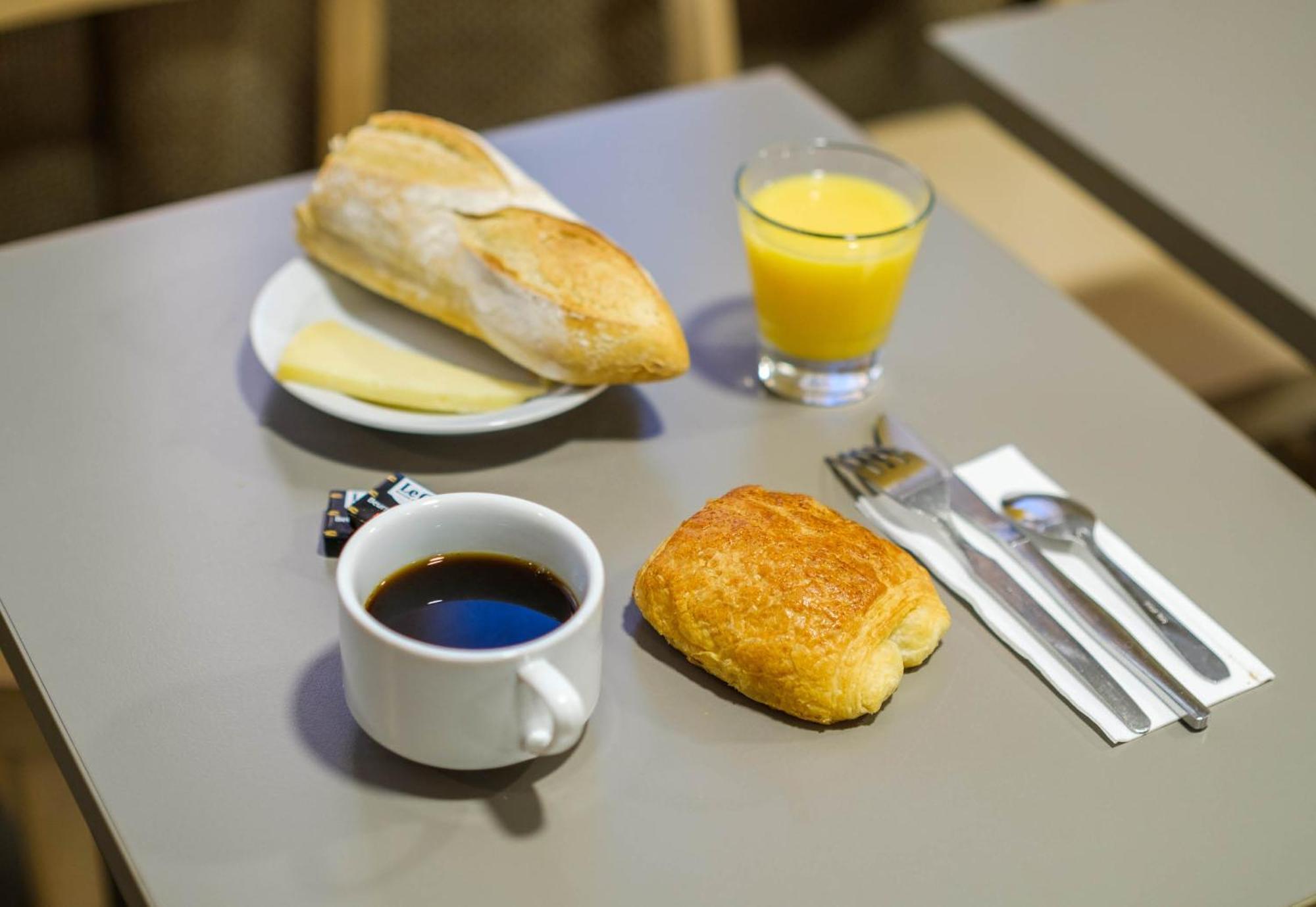 B&B Hotel Villeneuve Loubet Plage ภายนอก รูปภาพ