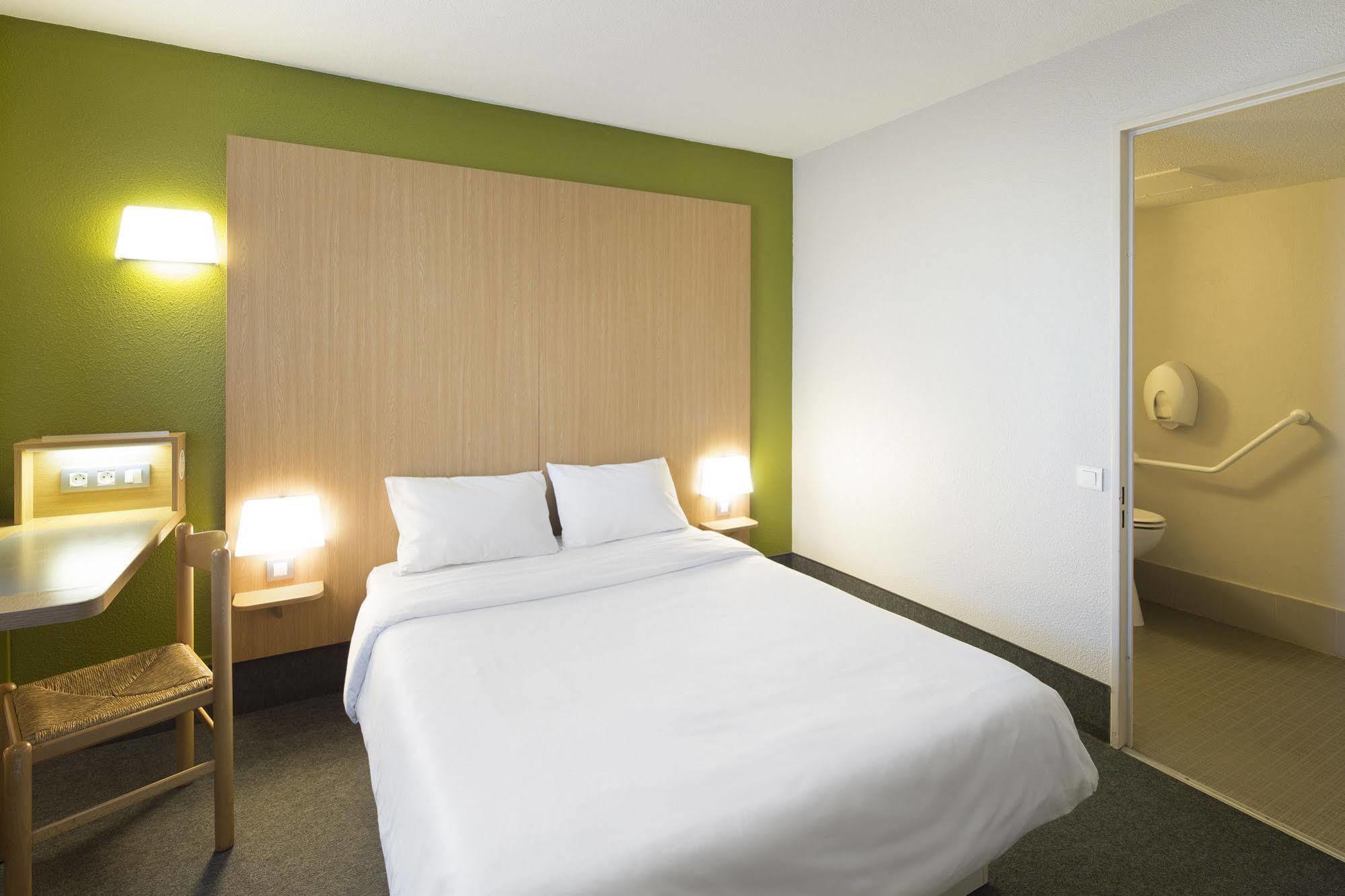 B&B Hotel Villeneuve Loubet Plage ภายนอก รูปภาพ