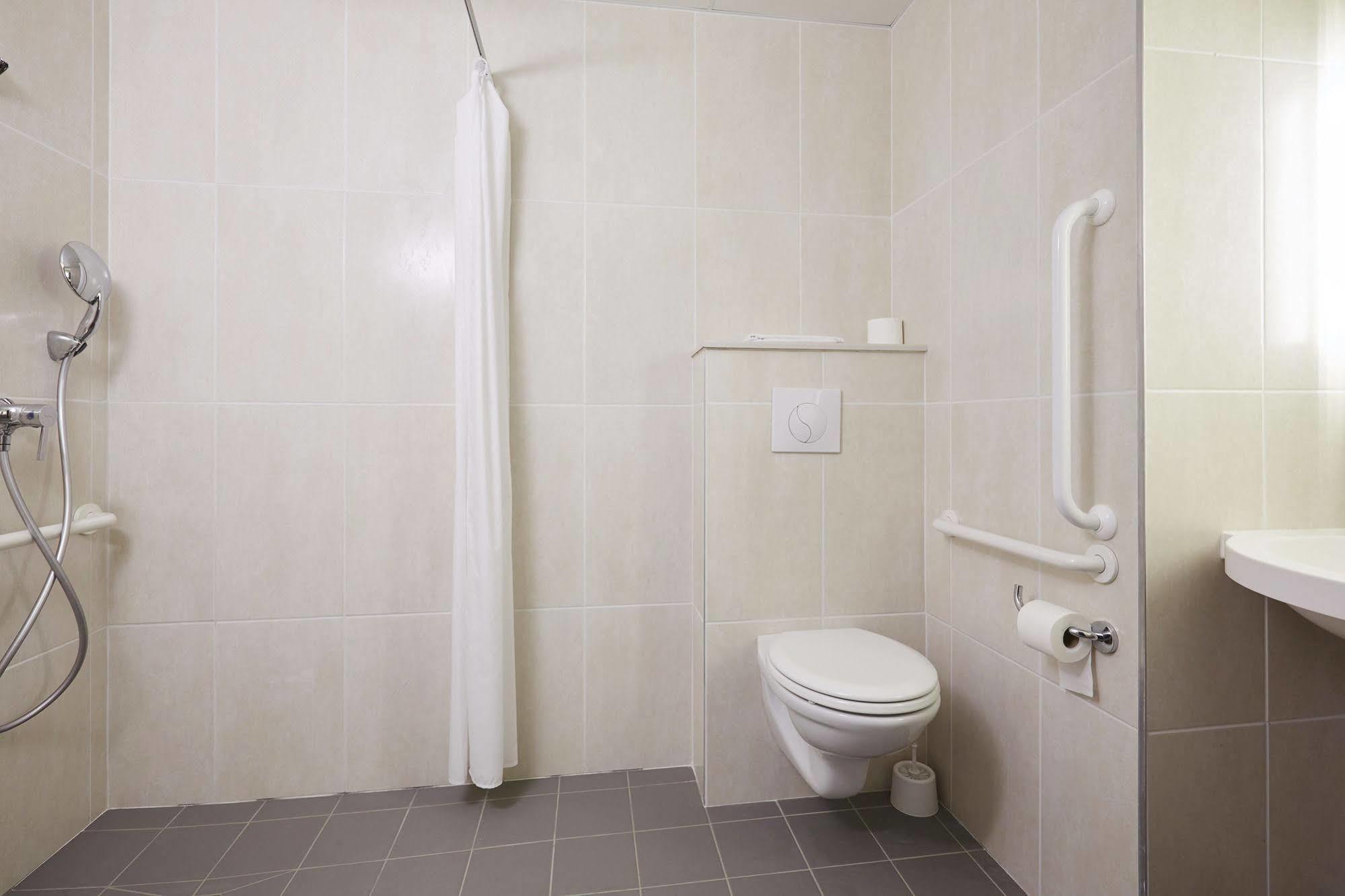 B&B Hotel Villeneuve Loubet Plage ภายนอก รูปภาพ