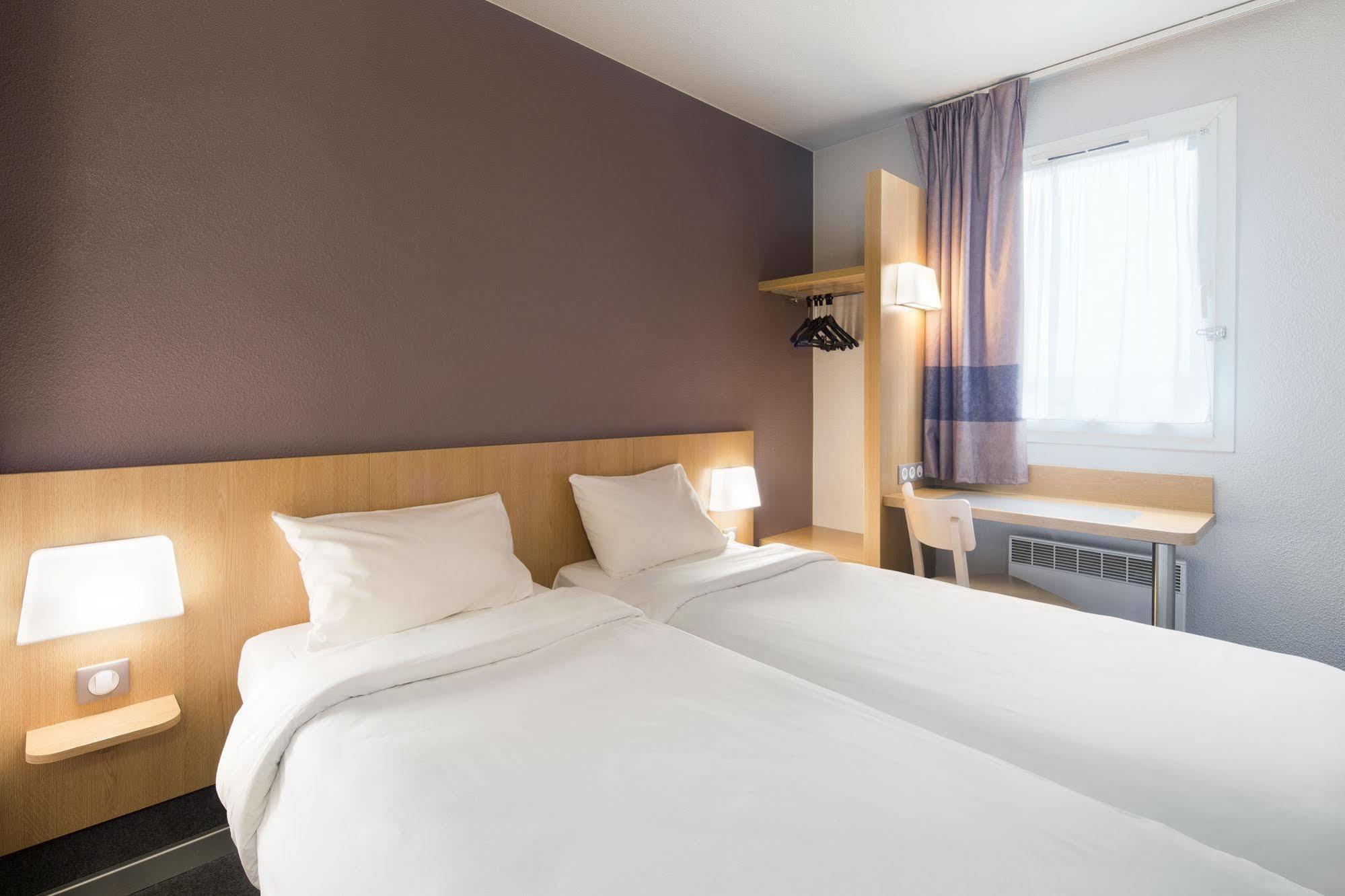 B&B Hotel Villeneuve Loubet Plage ภายนอก รูปภาพ