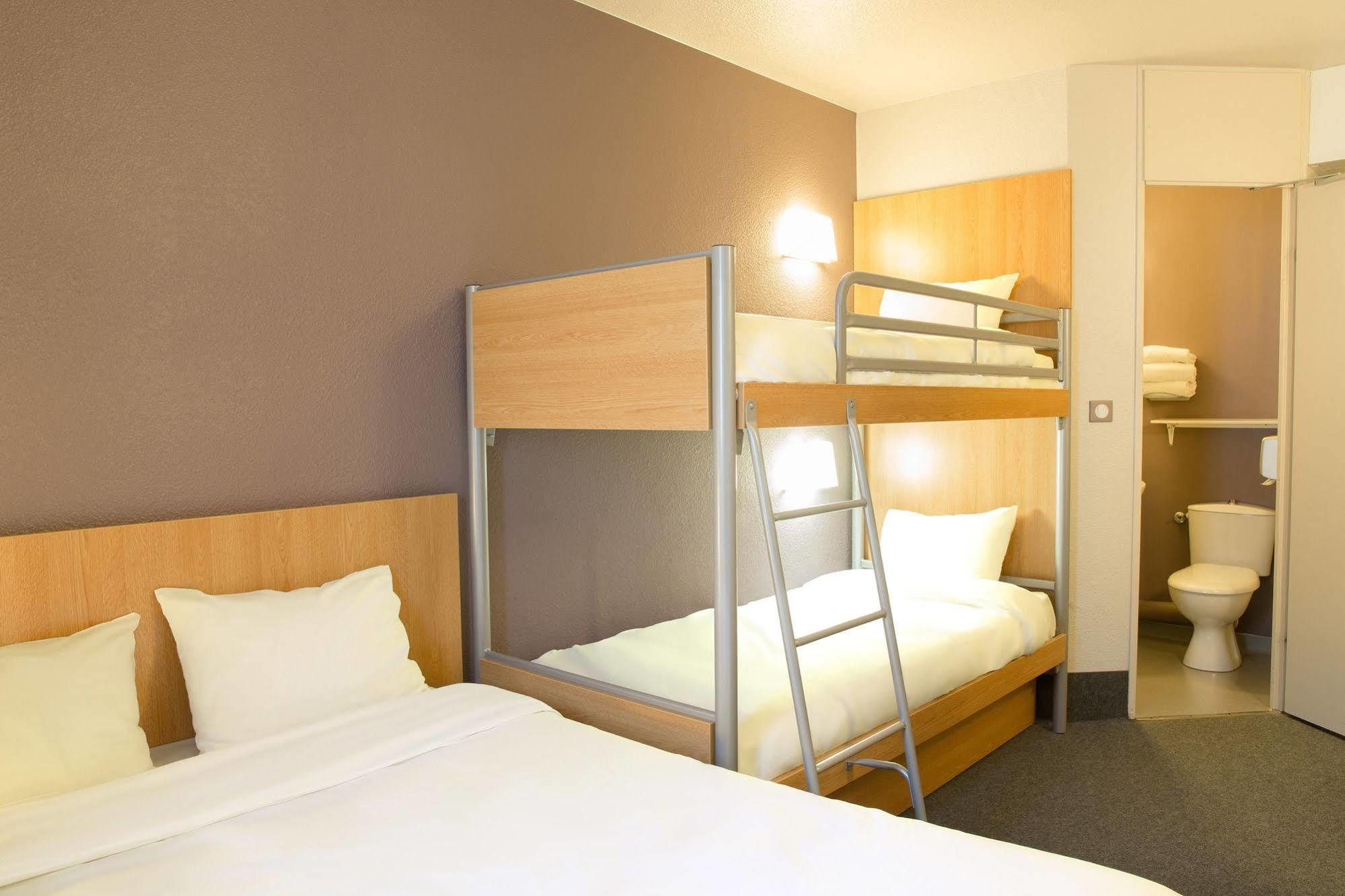B&B Hotel Villeneuve Loubet Plage ภายนอก รูปภาพ